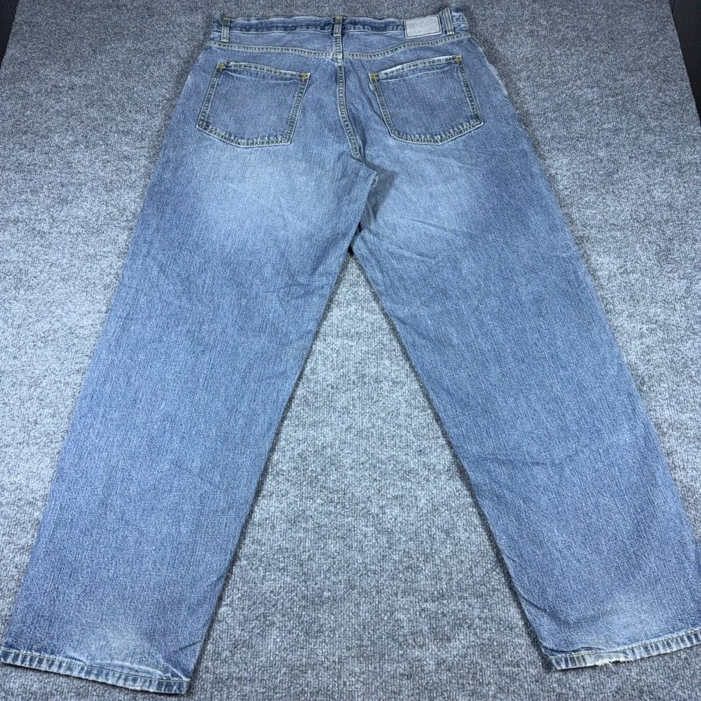 Levis small hole